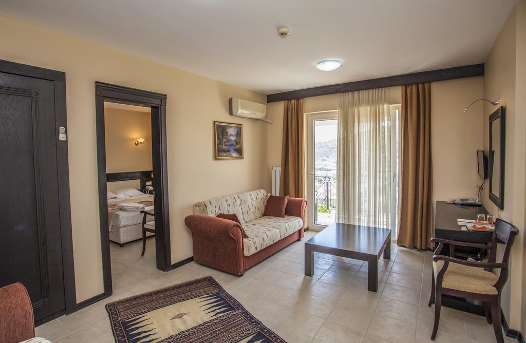 My Solmaz Hotel Чесме Екстериор снимка